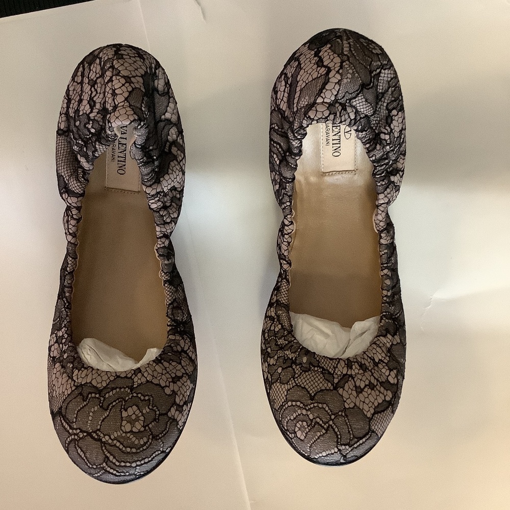 Valentino Ballet Flats Shoes size 37 1/2
